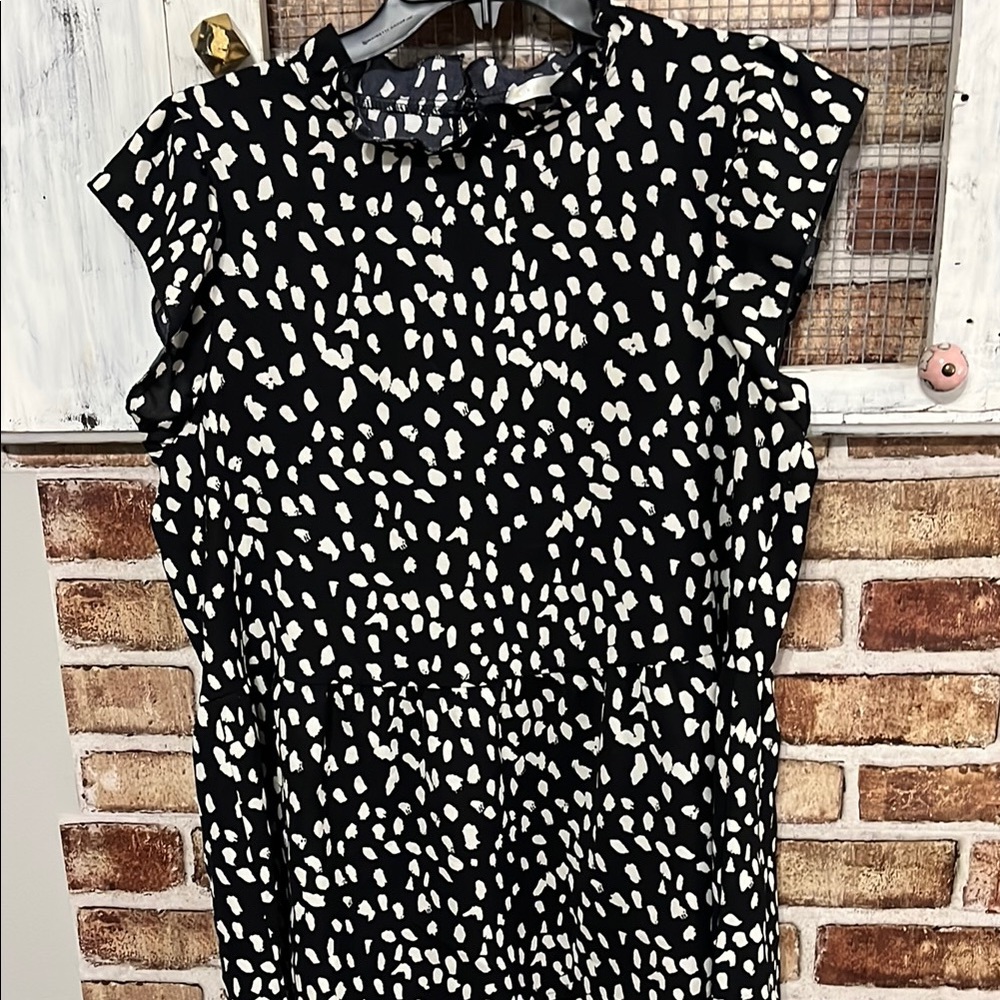 Elegant Black and White Women's Blouse